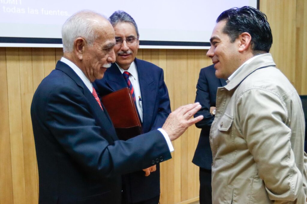 Rogelio Zarazúa presenta en la UNAM Esquema Multianual aplicado en Michoacán para infraestructura pública. whatsapp image 2026 05 20 at 9.49.19 am (5)